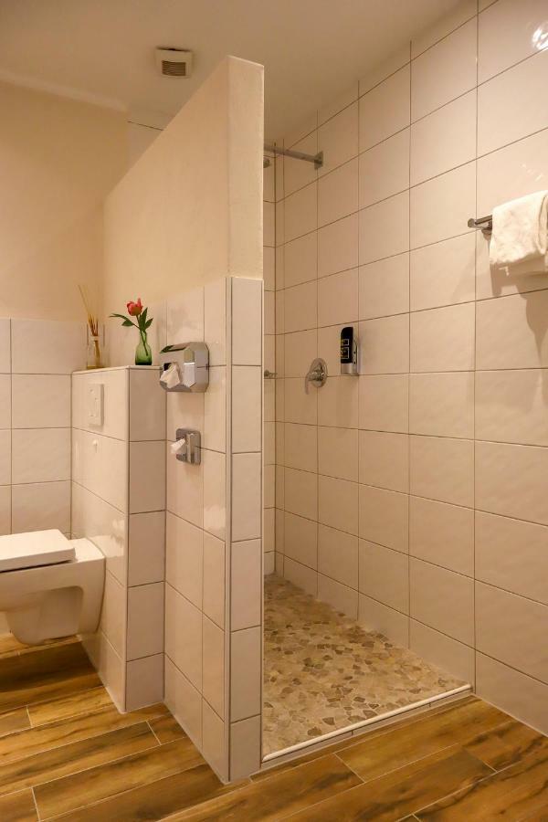 Hotel Gut Moschenhof デュッセルドルフ エクステリア 写真